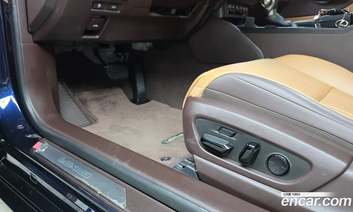 Lexus ES 2020 2.5 автомат (гидро), фото 28 Lexus ES 2020 2.5 автомат (гидро), фото 28