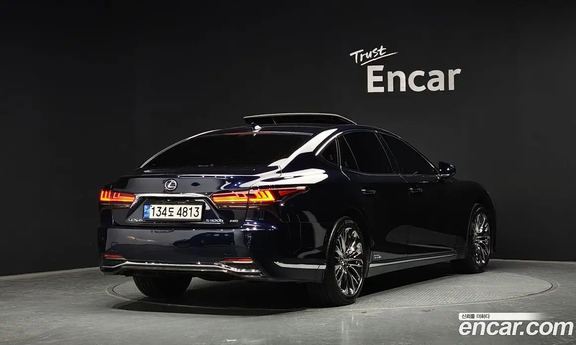 Lexus LS 2022 3.5 автомат (гидро), фото 2 Lexus LS 2022 3.5 автомат (гидро), фото 2