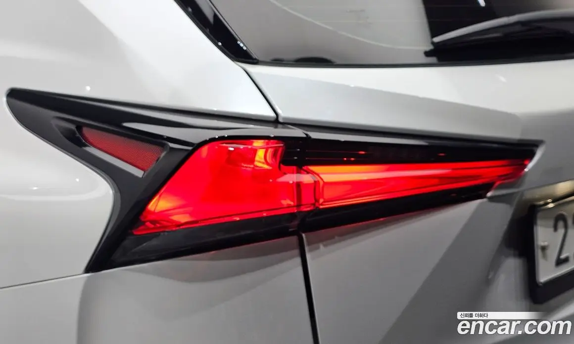 Lexus NX 2019 2.5 автомат (гидро), фото 9 Lexus NX 2019 2.5 автомат (гидро), фото 9