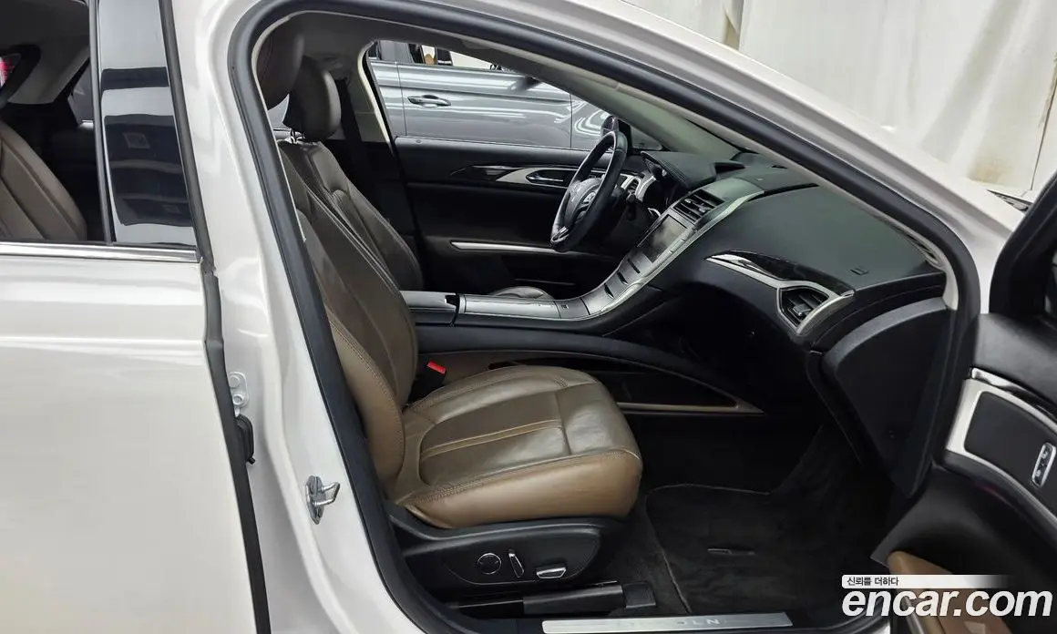Lincoln MKZ 2016 2.0 автомат (гидро), фото 11 Lincoln MKZ 2016 2.0 автомат (гидро), фото 11