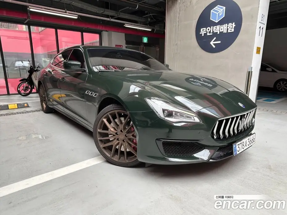 Maserati Quattroporte 2015 3.8 автомат (гидро), фото 3 Maserati Quattroporte 2015 3.8 автомат (гидро), фото 3