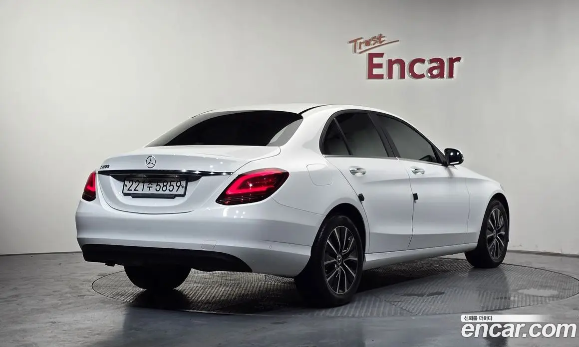 Mercedes-Benz C-Class 2019 2.0 автомат (гидро), фото 2 Mercedes-Benz C-Class 2019 2.0 автомат (гидро), фото 2