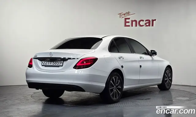 Mercedes-Benz C-Class 2019 2.0 автомат (гидро), миниатюра 2 Mercedes-Benz C-Class 2019 2.0 автомат (гидро), миниатюра 2