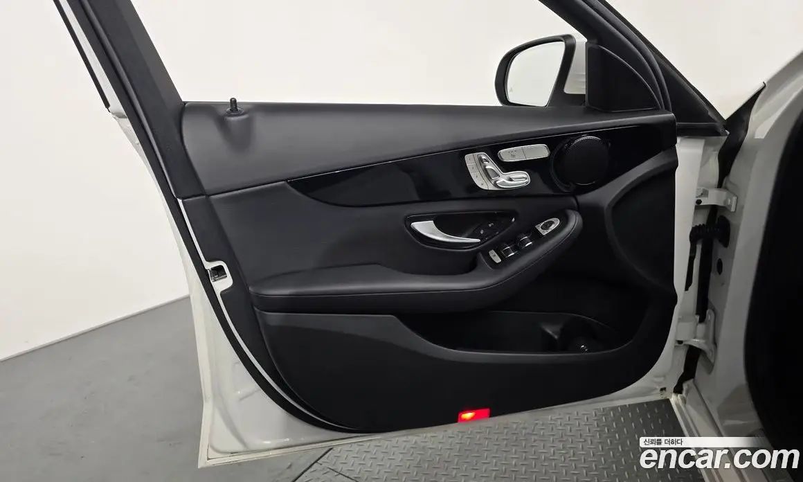 Mercedes-Benz C-Class 2019 2.0 автомат (гидро), фото 14 Mercedes-Benz C-Class 2019 2.0 автомат (гидро), фото 14