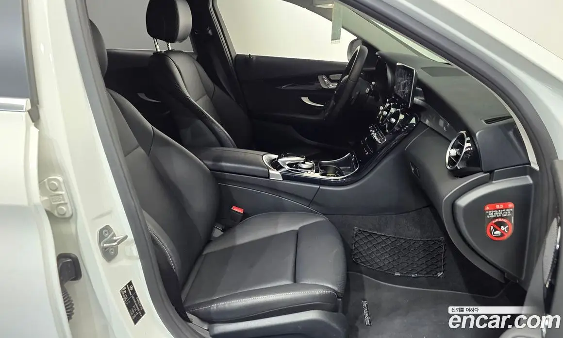 Mercedes-Benz C-Class 2019 2.0 автомат (гидро), фото 16 Mercedes-Benz C-Class 2019 2.0 автомат (гидро), фото 16