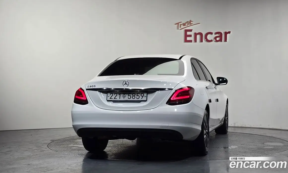 Mercedes-Benz C-Class 2019 2.0 автомат (гидро), фото 4 Mercedes-Benz C-Class 2019 2.0 автомат (гидро), фото 4