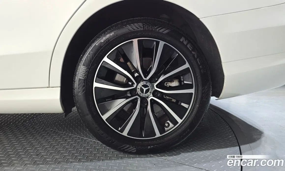 Mercedes-Benz C-Class 2019 2.0 автомат (гидро), фото 7 Mercedes-Benz C-Class 2019 2.0 автомат (гидро), фото 7