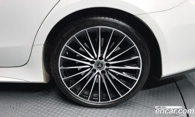 Mercedes-Benz CLS-Class 2022 3.0 автомат (гидро), миниатюра 4