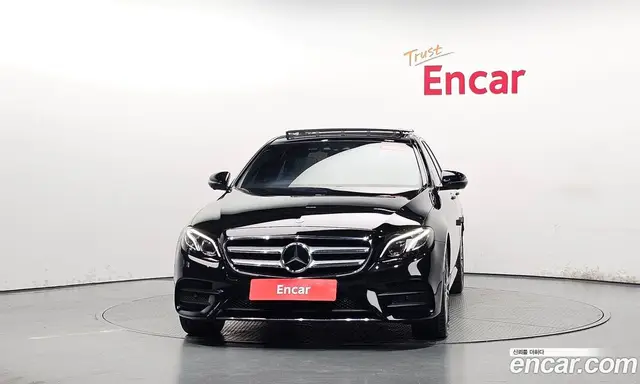 Mercedes-Benz E-Class 2019 2.0 автомат (гидро), миниатюра 2