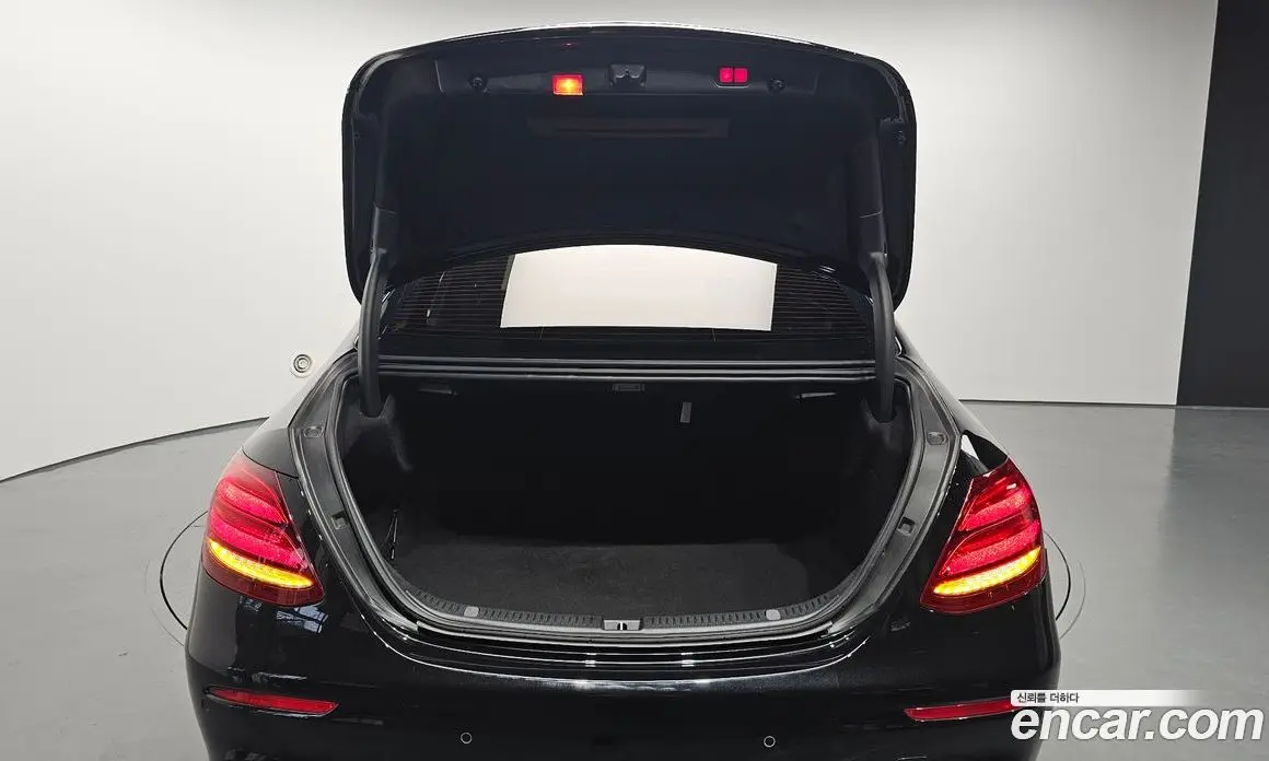 Mercedes-Benz E-Class 2019 2.0 автомат (гидро), фото 25