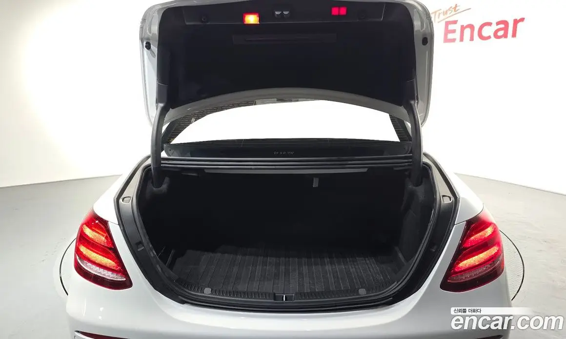 Mercedes-Benz E-Class 2019 1.9 автомат (гидро), фото 25 Mercedes-Benz E-Class 2019 1.9 автомат (гидро), фото 25