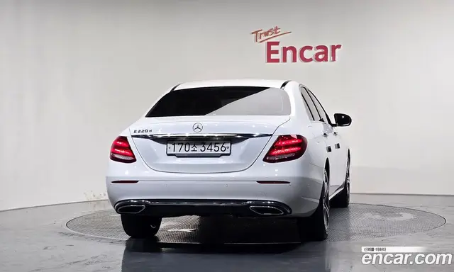 Mercedes-Benz E-Class 2019 1.9 автомат (гидро), миниатюра 4 Mercedes-Benz E-Class 2019 1.9 автомат (гидро), миниатюра 4