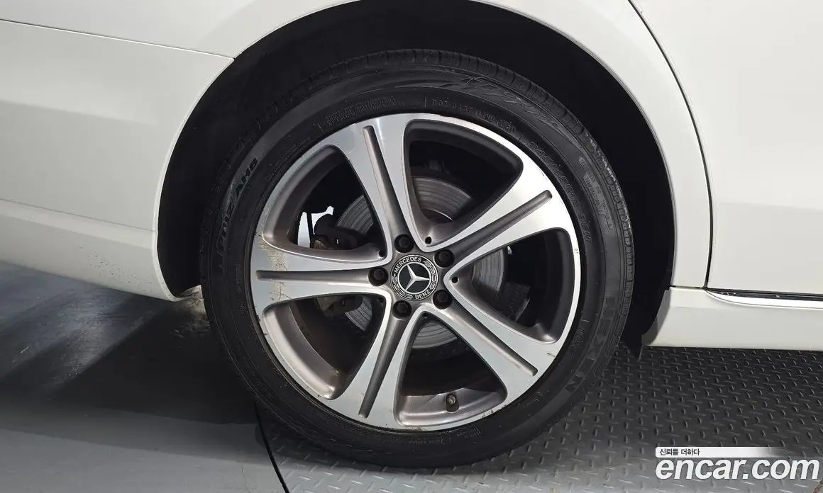 Mercedes-Benz E-Class 2019 1.9 автомат (гидро), фото 5 Mercedes-Benz E-Class 2019 1.9 автомат (гидро), фото 5
