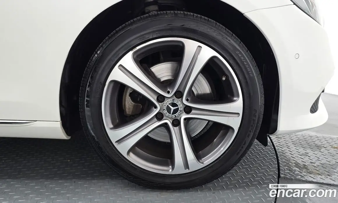 Mercedes-Benz E-Class 2019 1.9 автомат (гидро), фото 7 Mercedes-Benz E-Class 2019 1.9 автомат (гидро), фото 7