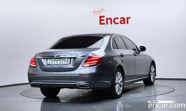 Mercedes-Benz E-Class 2019 1.9 автомат (гидро), миниатюра 2 Mercedes-Benz E-Class 2019 1.9 автомат (гидро), миниатюра 2