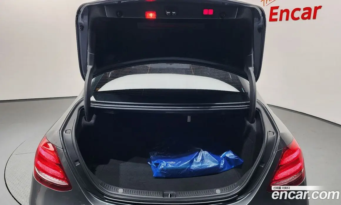 Mercedes-Benz E-Class 2019 1.9 автомат (гидро), фото 19 Mercedes-Benz E-Class 2019 1.9 автомат (гидро), фото 19