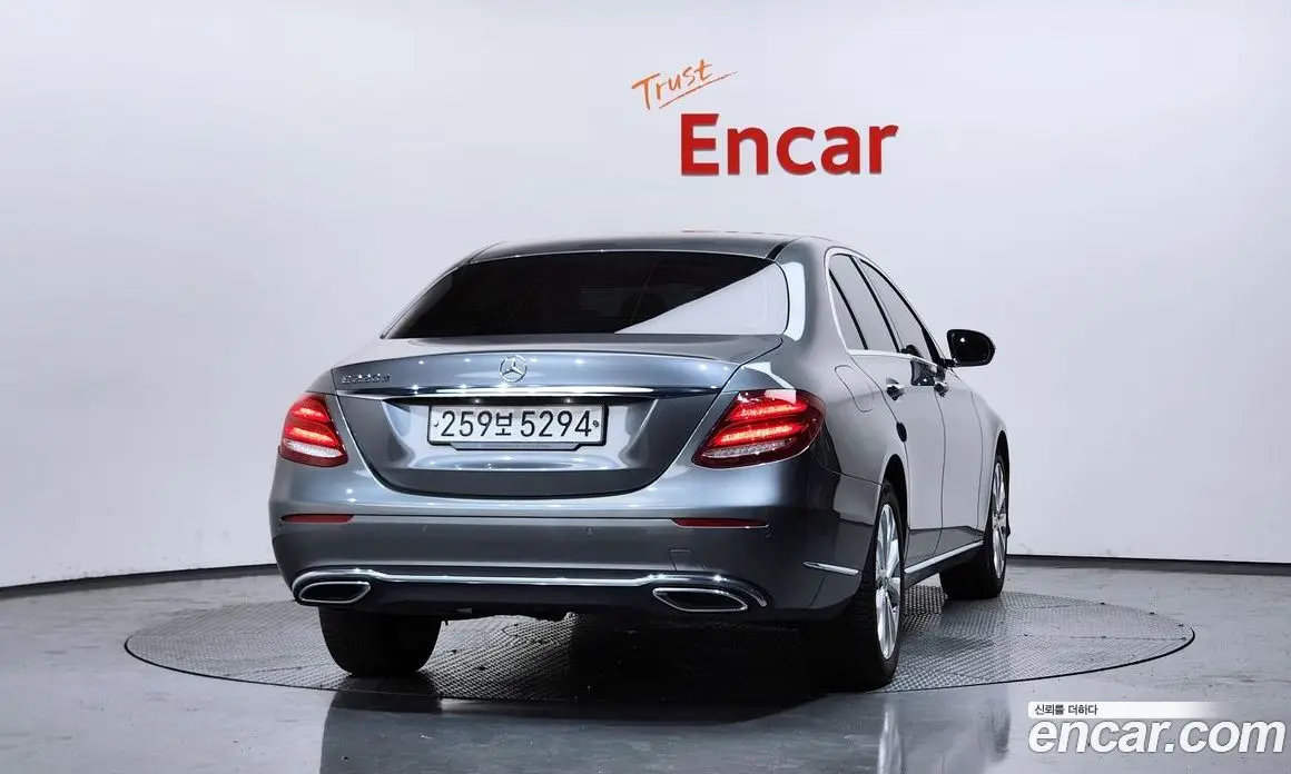 Mercedes-Benz E-Class 2019 1.9 автомат (гидро), фото 4 Mercedes-Benz E-Class 2019 1.9 автомат (гидро), фото 4