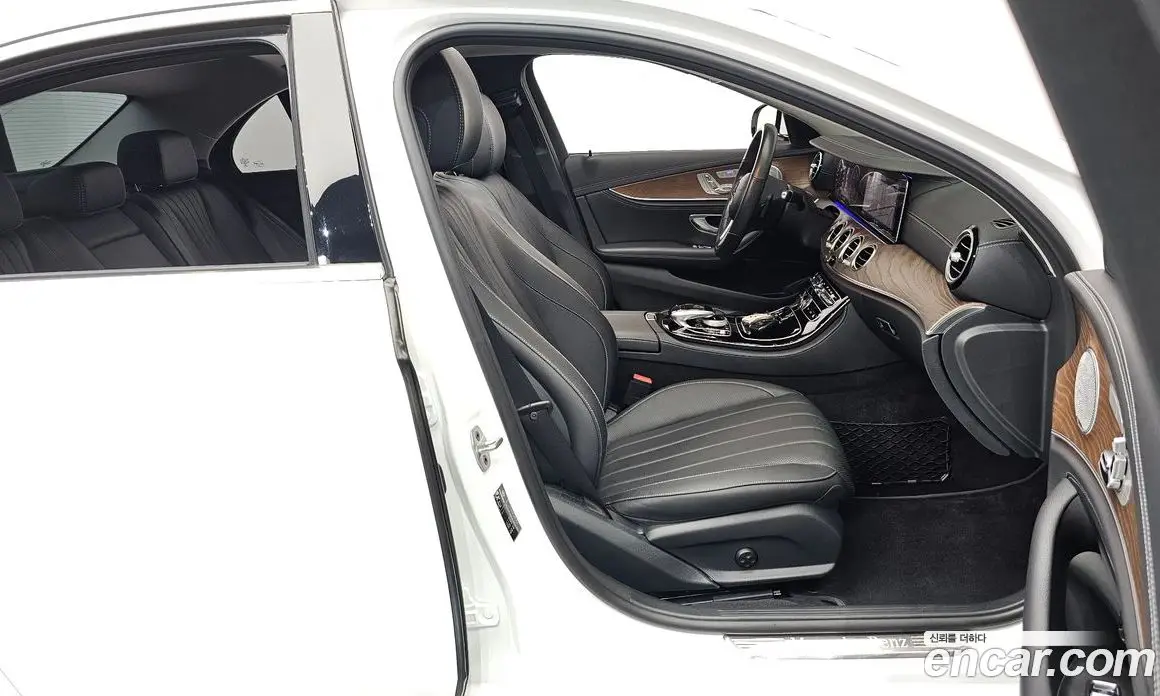 Mercedes-Benz E-Class 2020 2.0 автомат (гидро), фото 16 Mercedes-Benz E-Class 2020 2.0 автомат (гидро), фото 16