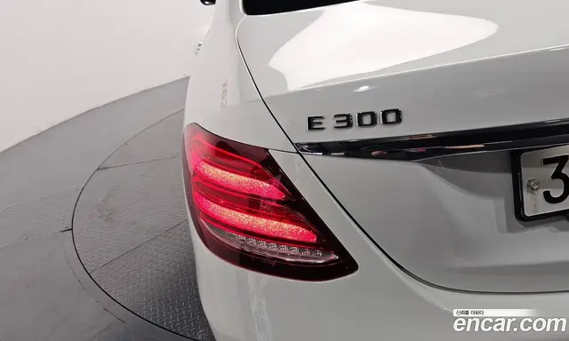 Mercedes-Benz E-Class 2020 2.0 автомат (гидро), миниатюра 9 Mercedes-Benz E-Class 2020 2.0 автомат (гидро), миниатюра 9
