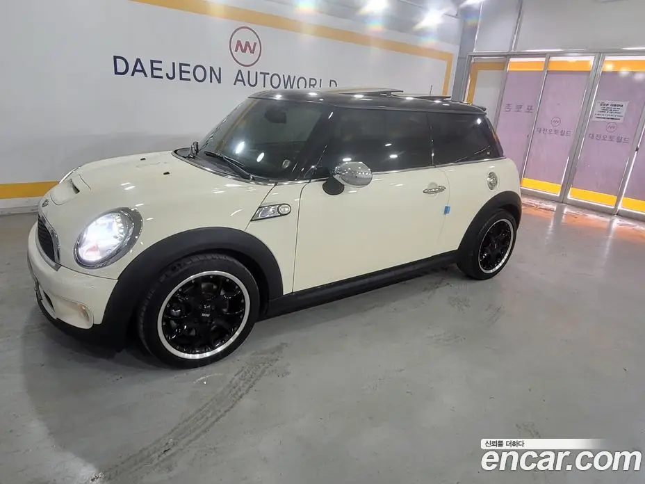 Mini Cooper 2009 1.6 автомат (гидро), фото 2 Mini Cooper 2009 1.6 автомат (гидро), фото 2