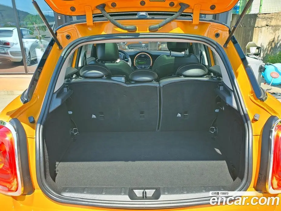 Mini Cooper 2015 1.5 автомат (гидро), фото 10 Mini Cooper 2015 1.5 автомат (гидро), фото 10