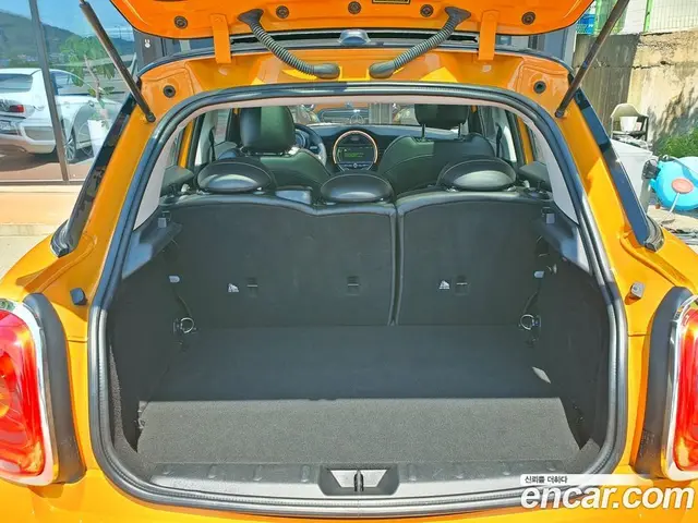 Mini Cooper 2015 1.5 автомат (гидро), миниатюра 10 Mini Cooper 2015 1.5 автомат (гидро), миниатюра 10