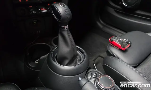 Mini Cooper Convertible 2018 1.5 автомат (гидро), миниатюра 12