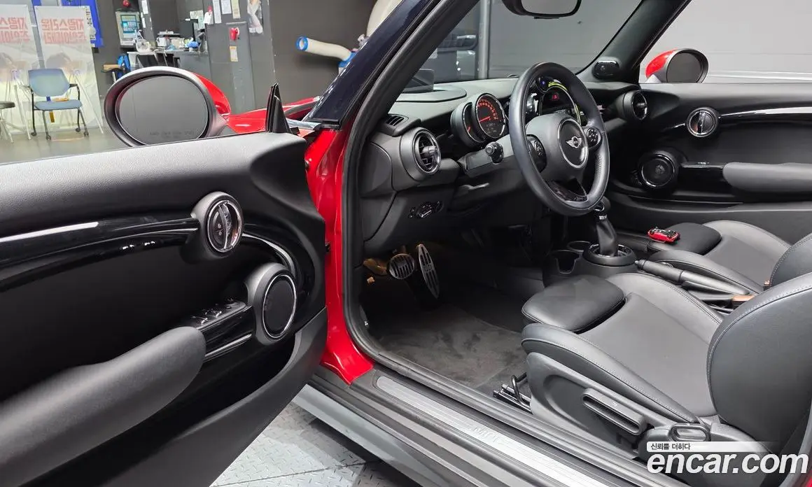 Mini Cooper Convertible 2018 1.5 автомат (гидро), фото 13 Mini Cooper Convertible 2018 1.5 автомат (гидро), фото 13