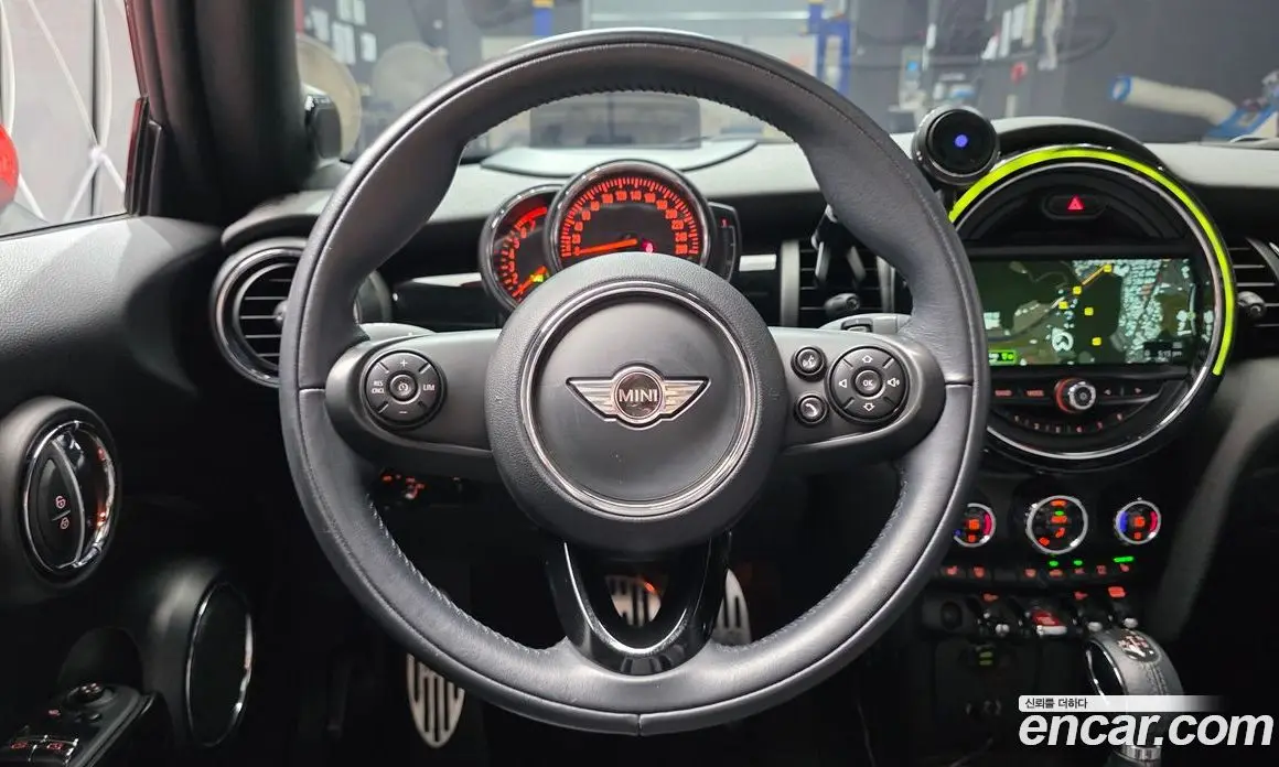 Mini Cooper Convertible 2018 1.5 автомат (гидро), фото 19 Mini Cooper Convertible 2018 1.5 автомат (гидро), фото 19