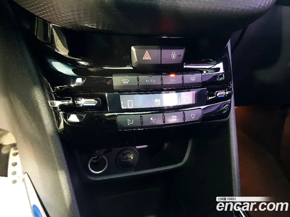 Peugeot 2008 2015 1.6 автомат (гидро), фото 14 Peugeot 2008 2015 1.6 автомат (гидро), фото 14