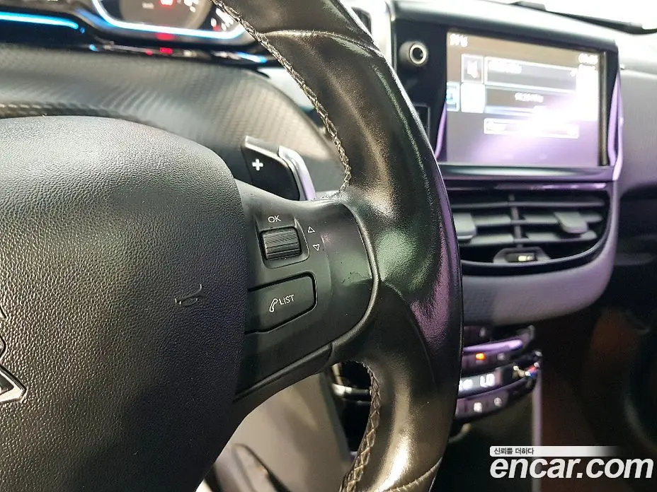 Peugeot 2008 2015 1.6 автомат (гидро), фото 18 Peugeot 2008 2015 1.6 автомат (гидро), фото 18