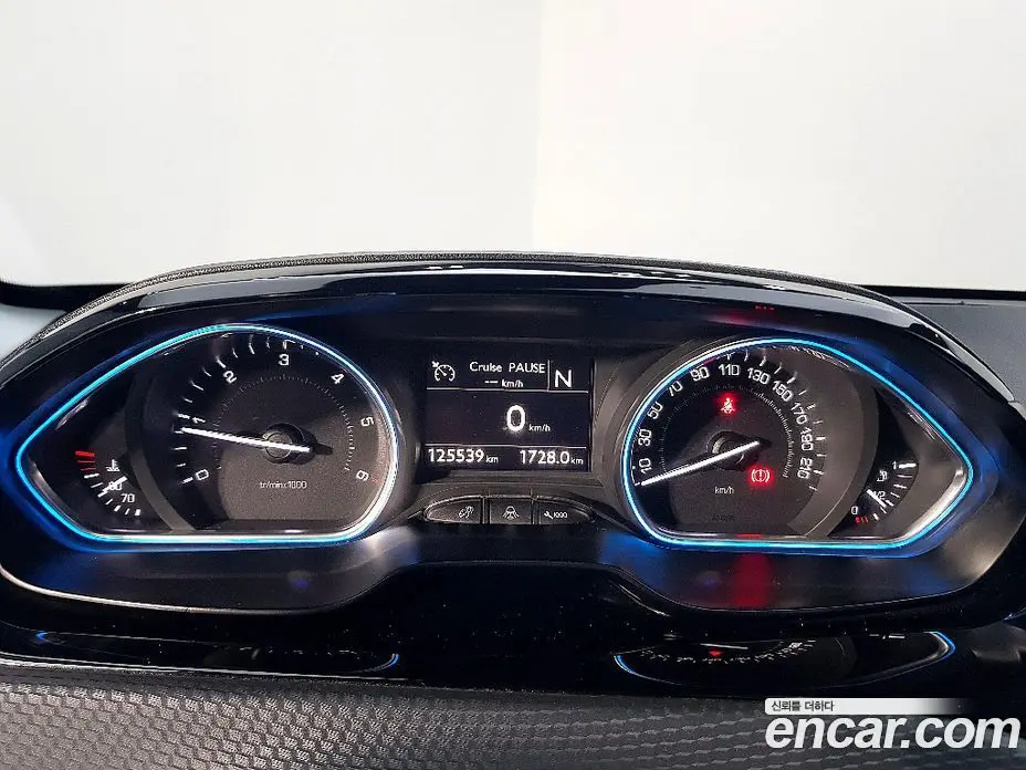 Peugeot 2008 2015 1.6 автомат (гидро), фото 8 Peugeot 2008 2015 1.6 автомат (гидро), фото 8