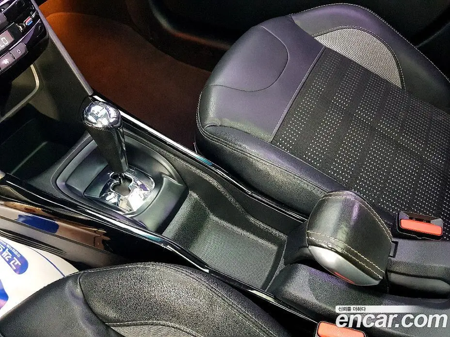 Peugeot 2008 2015 1.6 автомат (гидро), фото 9 Peugeot 2008 2015 1.6 автомат (гидро), фото 9