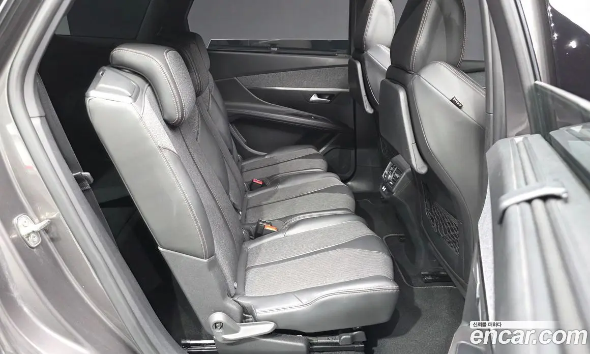Peugeot 5008 2018 1.6 автомат (гидро), фото 12 Peugeot 5008 2018 1.6 автомат (гидро), фото 12