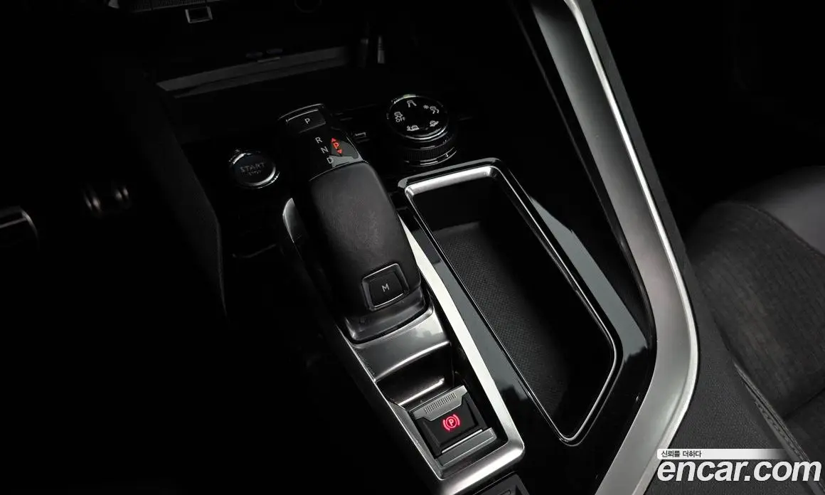 Peugeot 5008 2018 1.6 автомат (гидро), фото 9 Peugeot 5008 2018 1.6 автомат (гидро), фото 9
