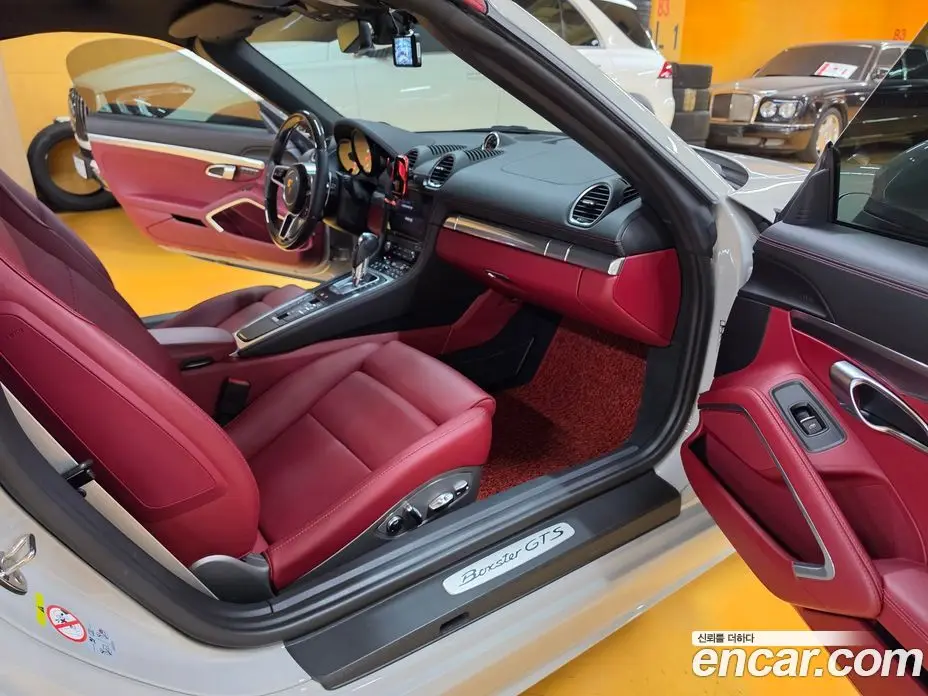 Porsche 718 2023 4.0 автомат (гидро), фото 14 Porsche 718 2023 4.0 автомат (гидро), фото 14