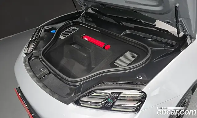 Porsche Macan 2025 0.2 автомат (гидро), миниатюра 6