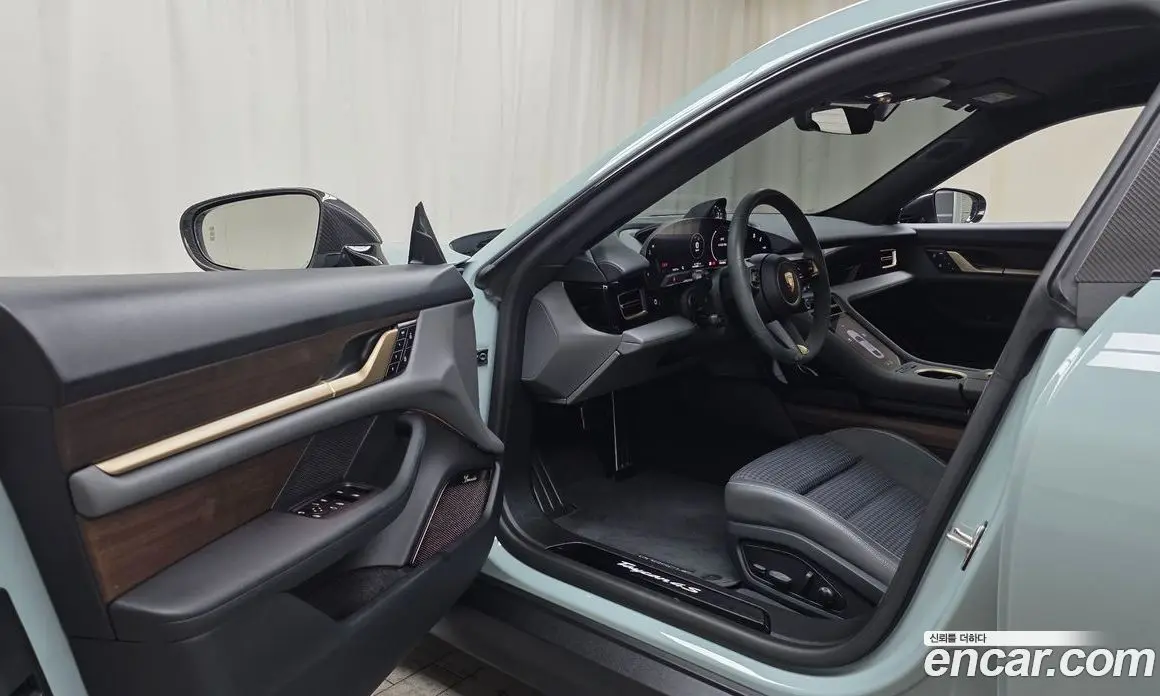 Porsche Taycan 2024 0.1 автомат (гидро), фото 12 Porsche Taycan 2024 0.1 автомат (гидро), фото 12