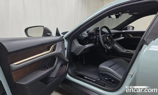 Porsche Taycan 2024 0.1 автомат (гидро), миниатюра 12