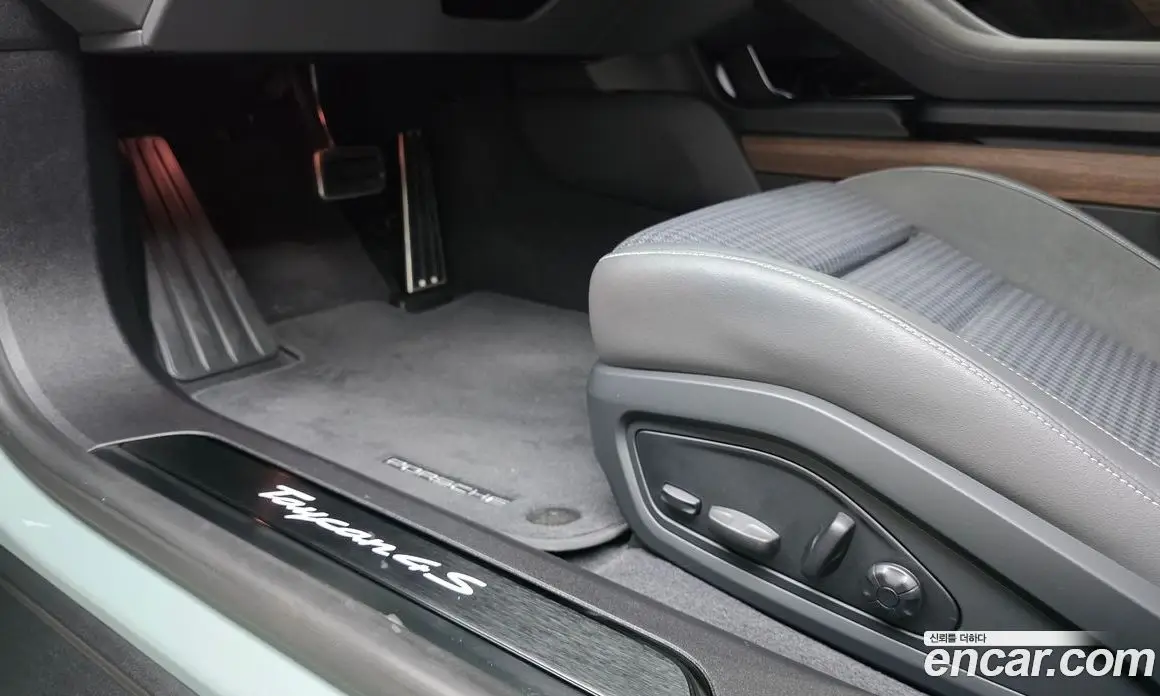 Porsche Taycan 2024 0.1 автомат (гидро), фото 24 Porsche Taycan 2024 0.1 автомат (гидро), фото 24
