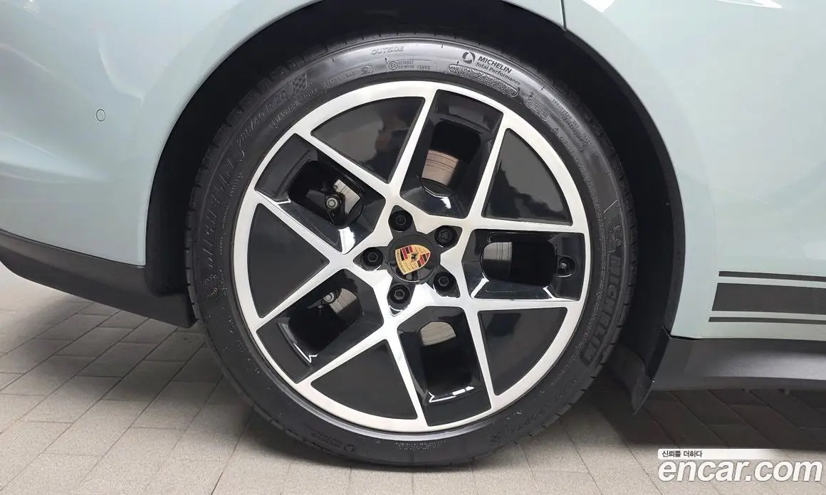 Porsche Taycan 2024 0.1 автомат (гидро), фото 4 Porsche Taycan 2024 0.1 автомат (гидро), фото 4