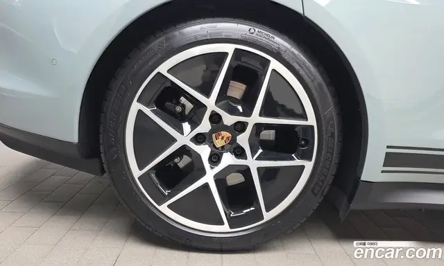 Porsche Taycan 2024 0.1 автомат (гидро), миниатюра 4 Porsche Taycan 2024 0.1 автомат (гидро), миниатюра 4