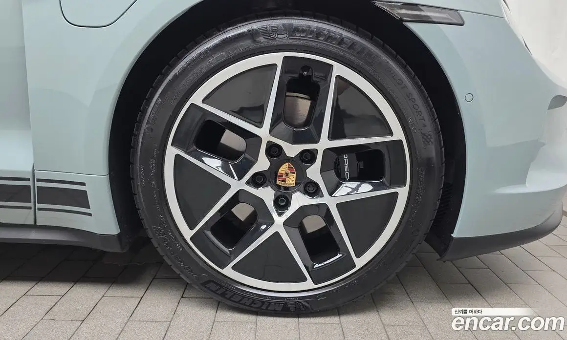 Porsche Taycan 2024 0.1 автомат (гидро), фото 6 Porsche Taycan 2024 0.1 автомат (гидро), фото 6