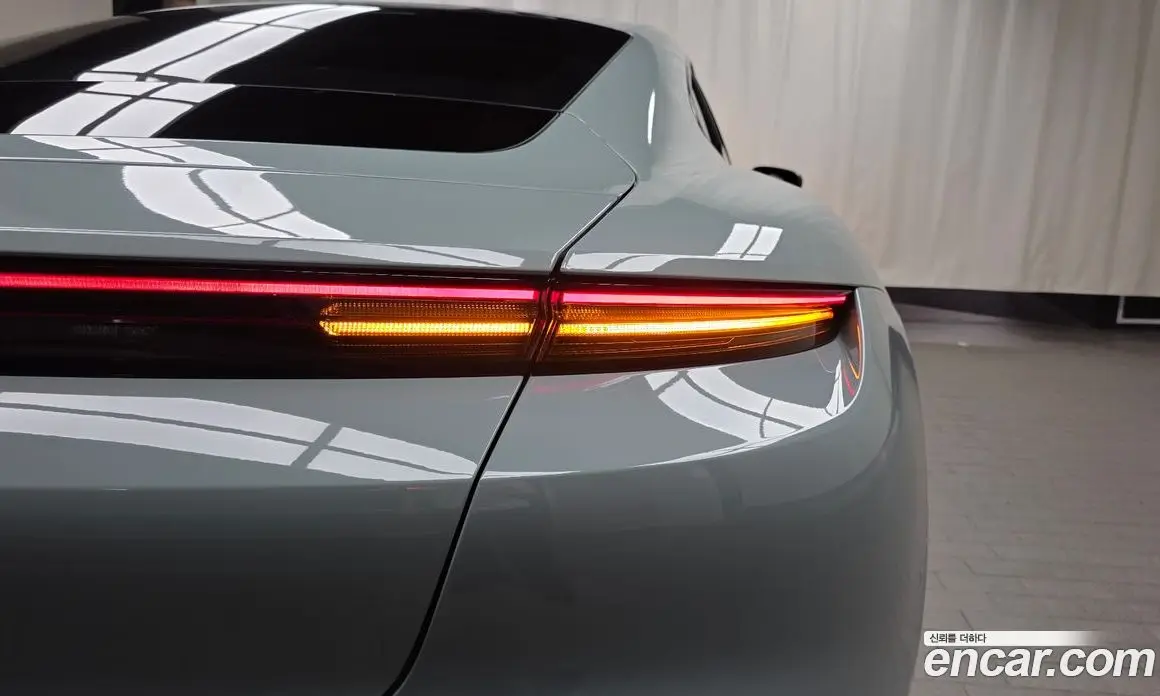 Porsche Taycan 2024 0.1 автомат (гидро), фото 8 Porsche Taycan 2024 0.1 автомат (гидро), фото 8