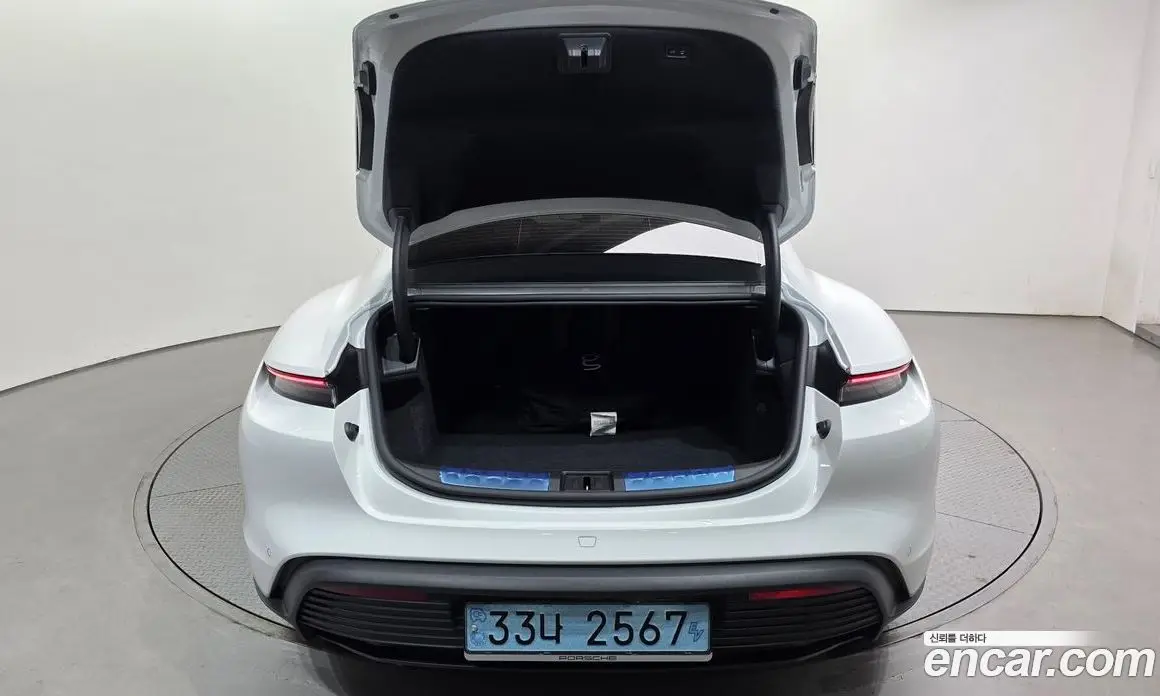 Porsche Taycan 2024 0.1 автомат (гидро), фото 37 Porsche Taycan 2024 0.1 автомат (гидро), фото 37