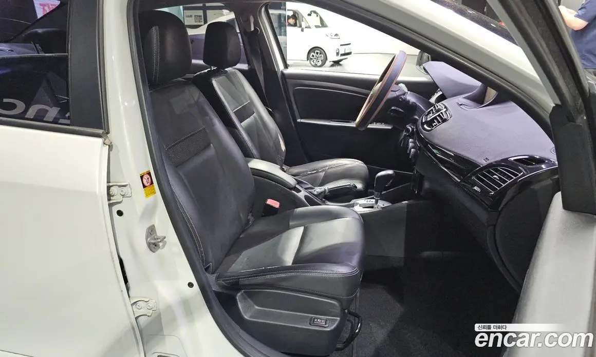 Renault (Samsung) SM3 2015 1.6 автомат (гидро), фото 18 Renault (Samsung) SM3 2015 1.6 автомат (гидро), фото 18