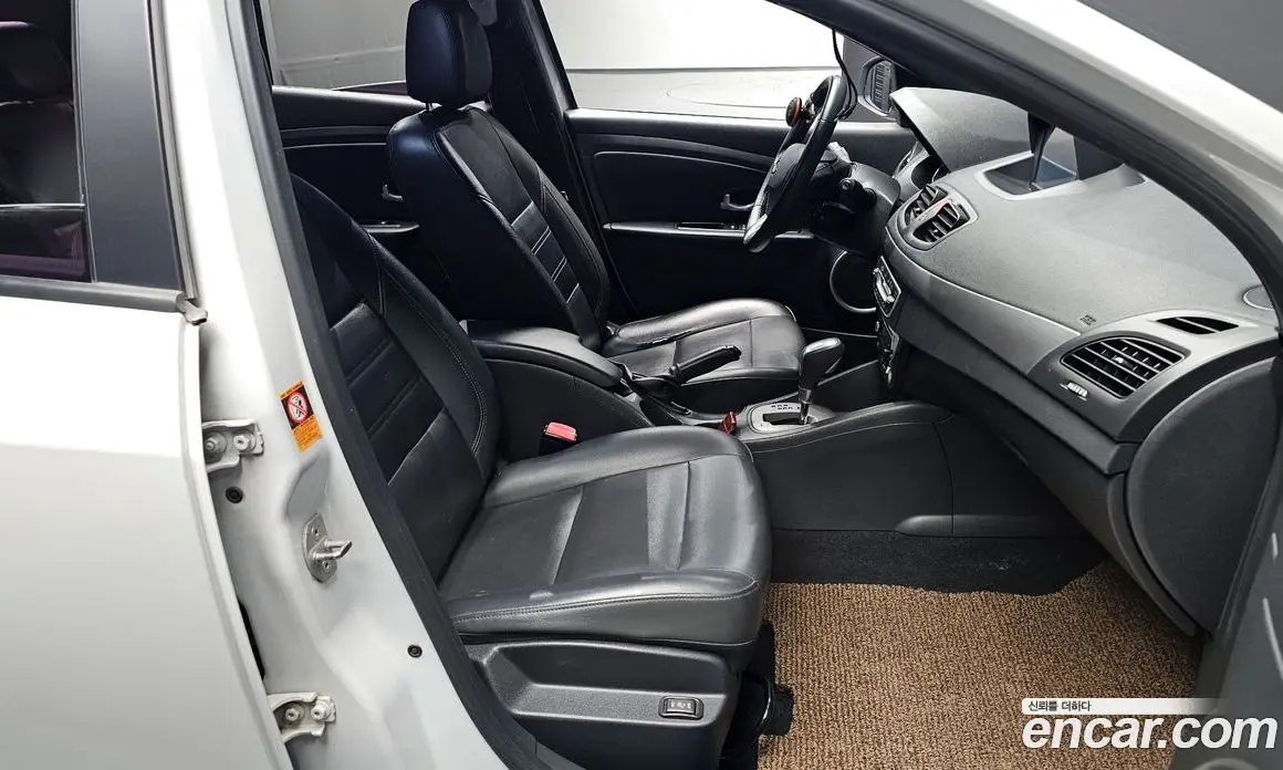 Renault (Samsung) SM3 2017 1.6 автомат (гидро), фото 10 Renault (Samsung) SM3 2017 1.6 автомат (гидро), фото 10