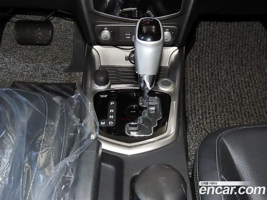 SsangYong TIBOLI 2015 1.6 автомат (гидро), фото 12 SsangYong TIBOLI 2015 1.6 автомат (гидро), фото 12
