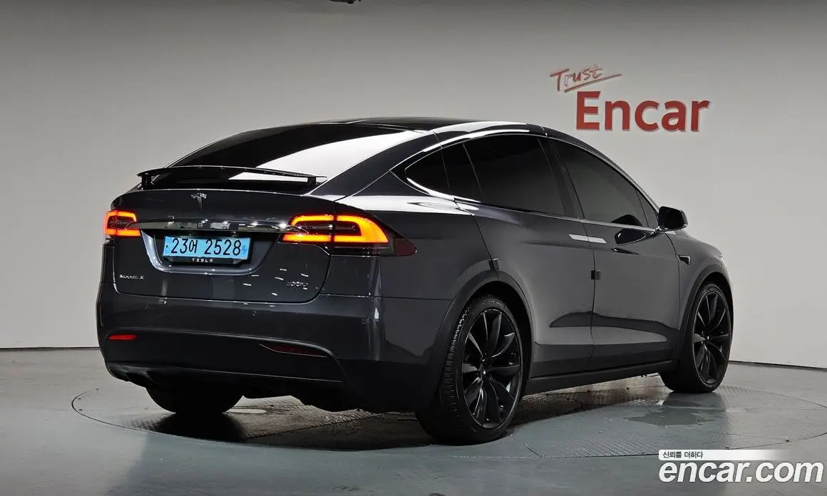Tesla Model X 2018 0.3 автомат (гидро), фото 2 Tesla Model X 2018 0.3 автомат (гидро), фото 2