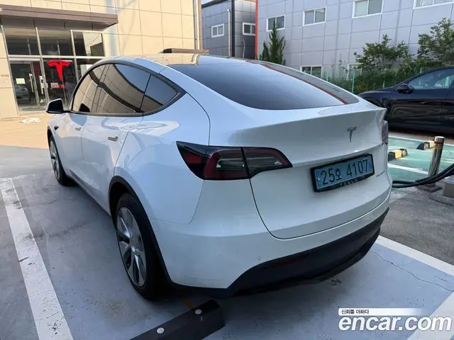 Tesla Model Y 2021 автомат (гидро), миниатюра 6 Tesla Model Y 2021 автомат (гидро), миниатюра 6